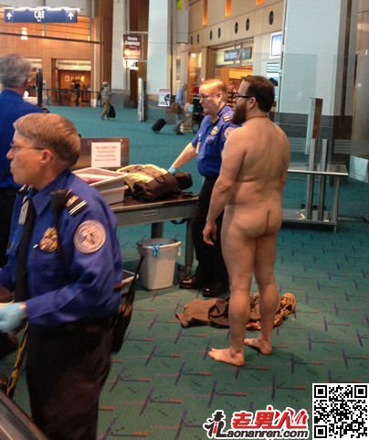 美国机场安检实拍 手法令人咋舌【图】