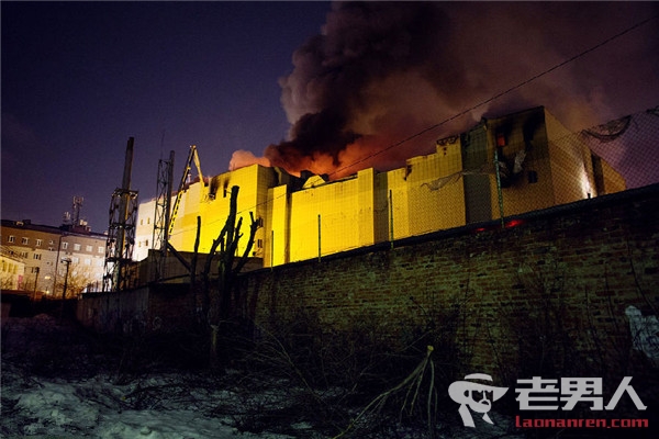 俄罗斯商场火灾 大火已造成64人死亡