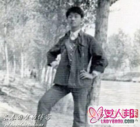 >曾经弹吉他的少年如今娶了网红的科技大佬！刘强东20年前旧照曝光(图)