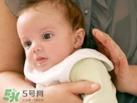 宝宝打嗝的原因 宝宝通常为什么打嗝？