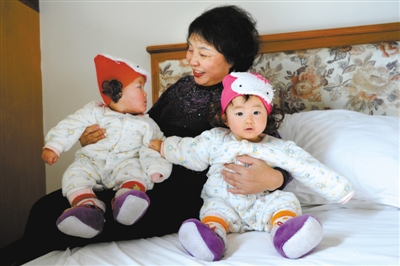 王志永母亲帮我看孩子 60岁失独母亲再生子:为了孩子我争取活到104岁