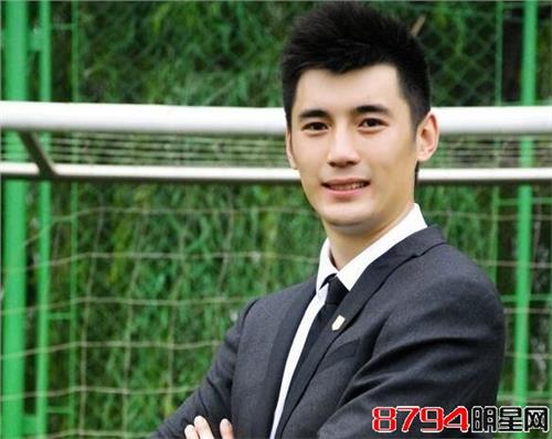 中超十大帅哥耿晓峰 中超第一帅哥国足首秀被泰国灌5球 34岁恒大旧将让他踢不上球