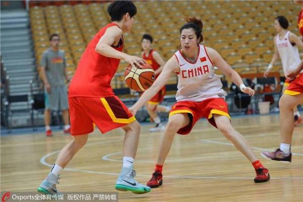 中国女篮高颂 (中国篮球)全力以赴 不留遗憾——专访中国女篮队员高颂