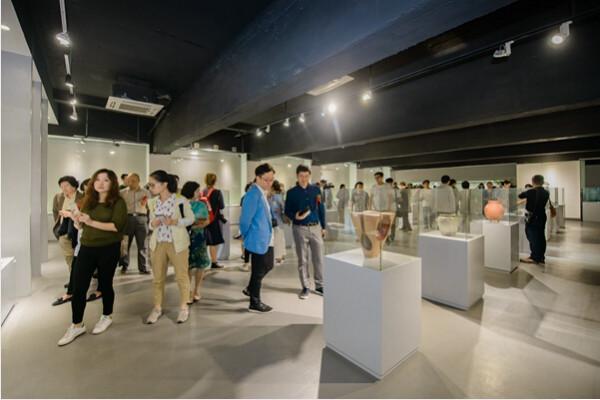 >赵惠民陶瓷 2016中日韩国际陶瓷艺术展在景德镇陶瓷大学举行