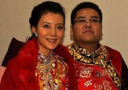 >王丽云有几段婚姻 王丽云的老公照片 王丽云有几个女儿