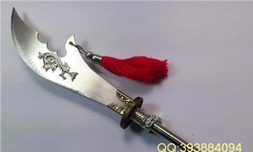 >青龙偃月刀是谁的 青龙偃月刀的别名 方天画戟和青龙偃月的区别
