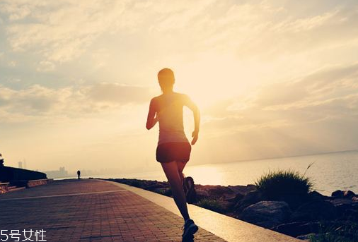>原地跑步减肥的方法有哪些 教你4种姿势