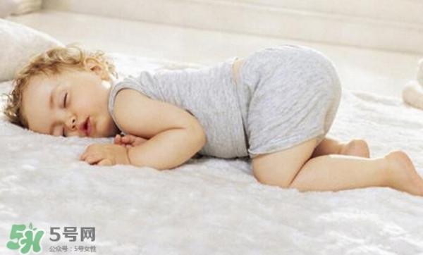 让宝宝睡出好“相貌”完美教程