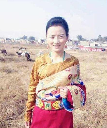 >资料:青海藏语电视台主持人卓玛个人简介