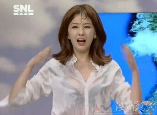 韩国女主播撕裙 大尺度玩的嗨！
