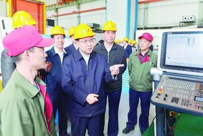 企业齐齐哈尔市产业人大常委会申立国到齐装备制造业调研