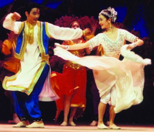 >印度舞的古典舞蹈有哪些?印度民间舞蹈有哪些?