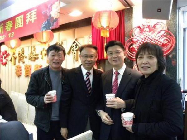 >图文:梅州市副市长李金元推介梅州旅游