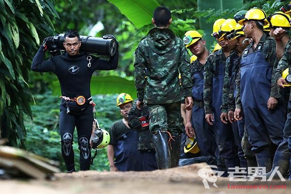 泰国足球队被困洞穴 中国绿舟救援队结束任务返程