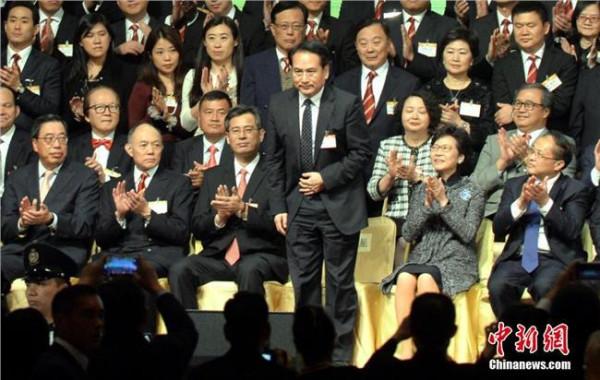 陈经纬选举 香港中国商会举行第二届董事会就职典礼 陈经纬连任主席