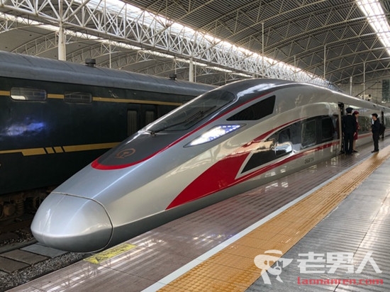 上海站首开京沪高铁“复兴号” 最快仅需4小时18分钟