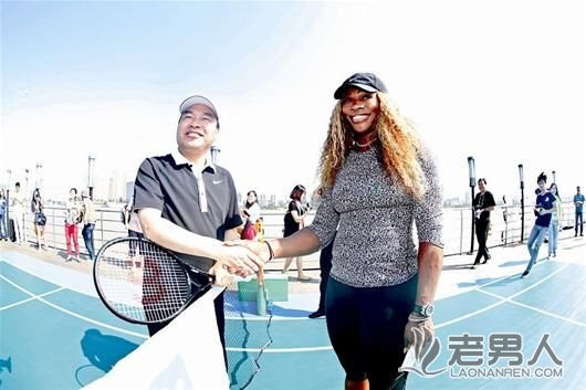 武汉市长与小威在长江游轮上举行网球比赛