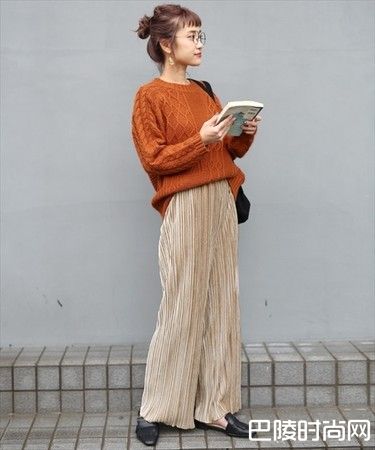 日本女生最爱宽裤百褶 气质柔美四季都实穿