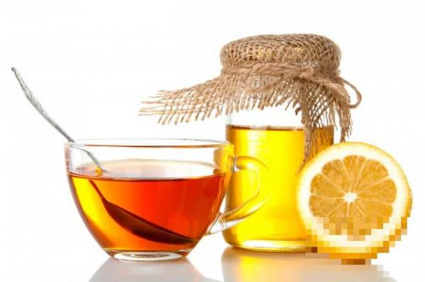 >晚上喝蜂蜜水的好处 帮你有效预防感冒