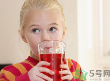 >孩子经常喝汽水会导致肥胖吗?喝汽水真的会长胖吗?