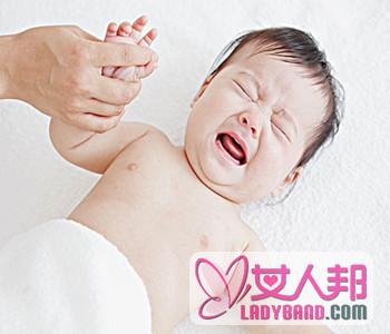 >【宝宝湿疹是怎么引起的】婴儿湿疹的原因