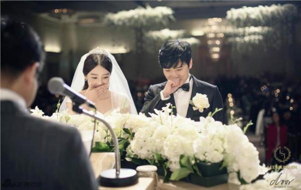 晟敏女友 韩团SJ晟敏与女友完婚 公布婚讯时曾被要求退团