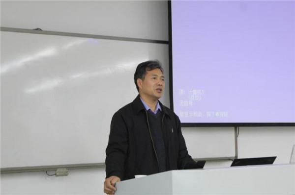 名数学家、清华大学博士生导师冯克勤教授为延安大学师生作报告