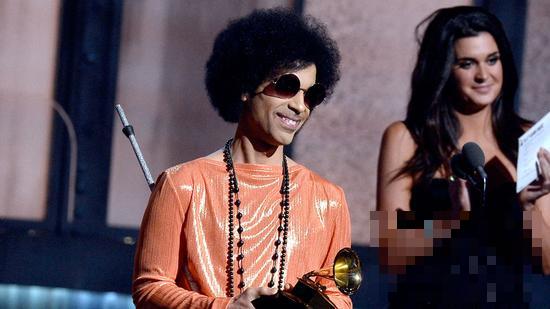 美国传奇歌手“Prince”去世享年57岁 死因未明