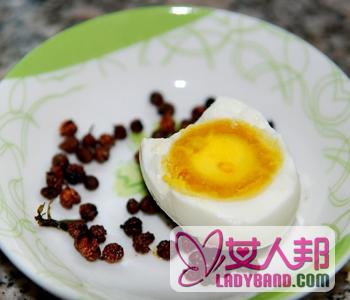 >【咸鸡蛋的营养价值】咸鸡蛋怎么腌最好吃_咸鸡蛋怎么保存