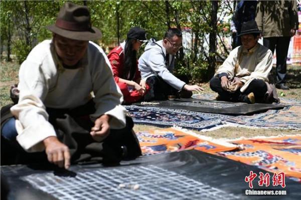 >柯洁对柁嘉熹 围棋汽车拉力赛柯洁再胜古力 决赛对阵柁嘉熹