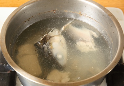 煮汤是冷水下锅还是热水下锅好