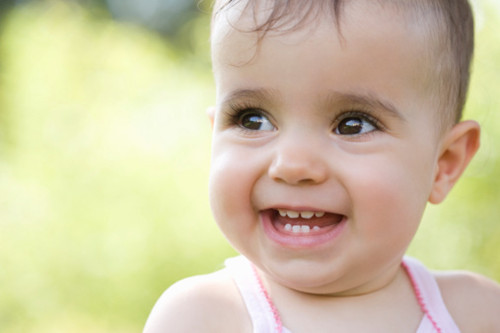 宝宝有奶瓶齿的原因是什么怎么治疗