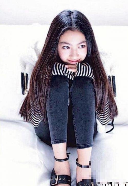 任达华13岁女儿任晴佳初登模特儿界被封“最长腿星二代”