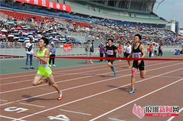 吴千语林峰2012年 临沂大学举行2016年田径运动会 1200名选手角逐
