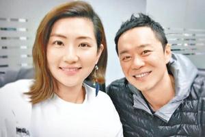 Selina离婚后首更博 坚强跑步感谢阿中