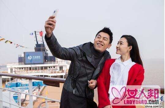>《漂洋过海来看你》4月开播 朱亚文王丽坤携美图手机惊喜亮相
