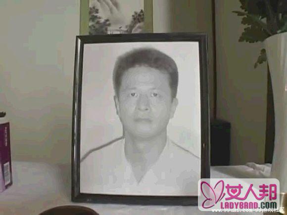 网友谣言星光大道著名主持人毕福剑去世享年52岁图，造谣原因？