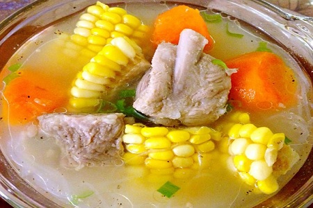 胡萝卜玉米排骨汤制作全过程方法