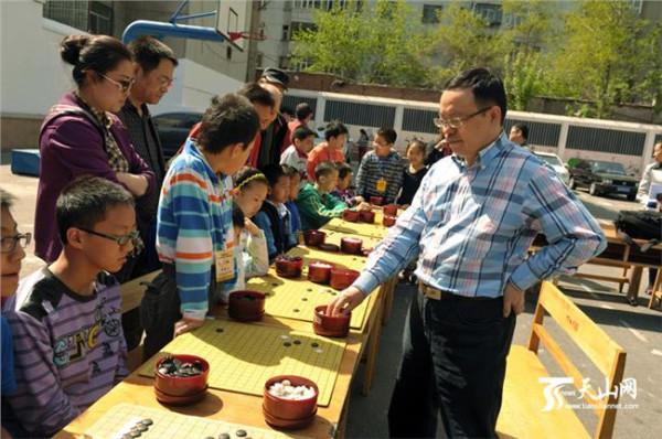 >围棋汪鹏飞 新疆克拉玛依棋手汪鹏飞获全国业余围棋公开赛第三