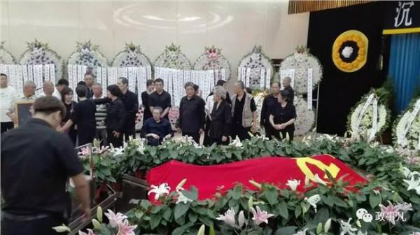 17军首任军长王秉璋逝世12年后举行遗体告别仪式