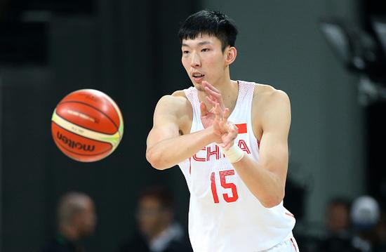 >NBA又有中国球员!火箭将签周琦 达成多年期合同