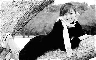 杨惠妍真实照片 号称25岁准女首富杨惠妍照片曝光 其实是日本车模