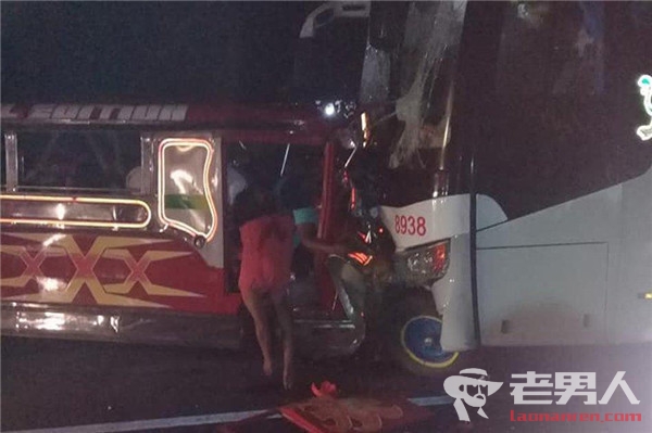 >菲律宾严重车祸致20死24伤 事故原因现场图片