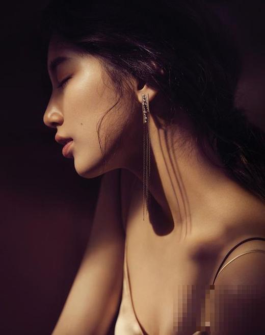 韩国女艺人 秀智拍代言宣传照展优雅迷人魅力