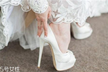 >婚鞋可以提前穿吗？婚鞋提前穿有影响吗？
