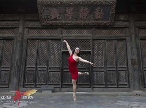 >薛菁华:用足尖走过的芭蕾人生