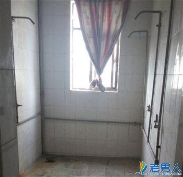 南京一大学宿舍男女混住 仅有1处浴室