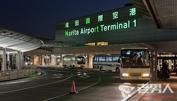 中国游客被弃日本机场后唱国歌 事件详细经过还原