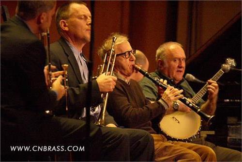 爵士单簧管演奏家伍迪・艾伦和他的新奥尔良爵士乐队
