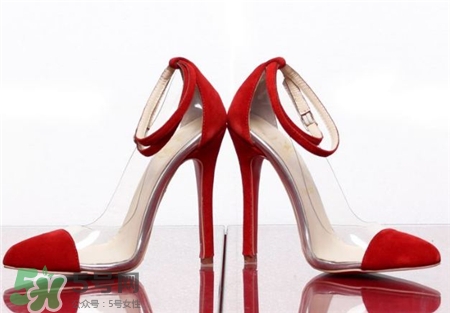 鞋底是红色的高跟鞋是什么牌子?红鞋底是什么牌子?